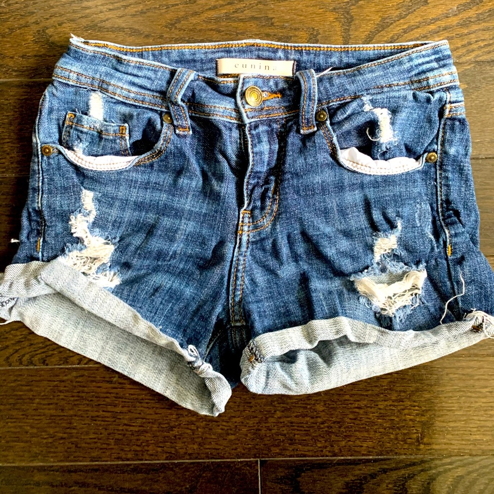 Eunina Short
Size: 26
